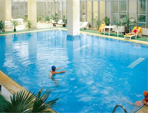 Bazén v ubytování Inn Fine Hotel nebo v jeho okolí