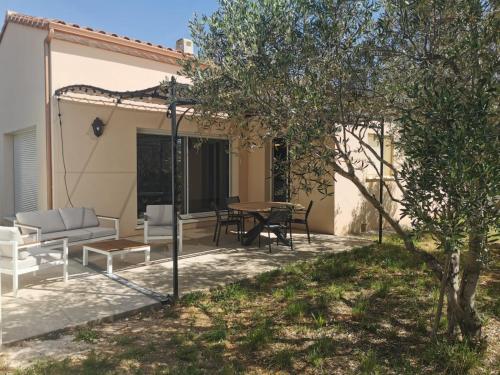 Photo de la galerie de l'établissement La terrasse des Oliviers, à Saint-Jean-de-Fos