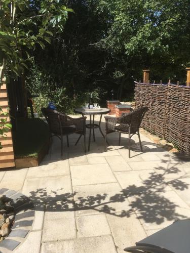 Gambar di galeri bagi The Orchard Glamping pod di Jordanston
