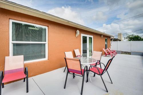Μπαλκόνι ή βεράντα στο Home 3 Mi to Green Springs Park and Lake Monroe!