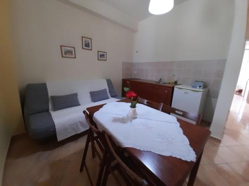 Ruang duduk di Sea View Luxury Apartments Palase Dhermi