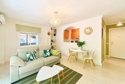 Hola MarBella Pleasant apartment Fontanilla beach side