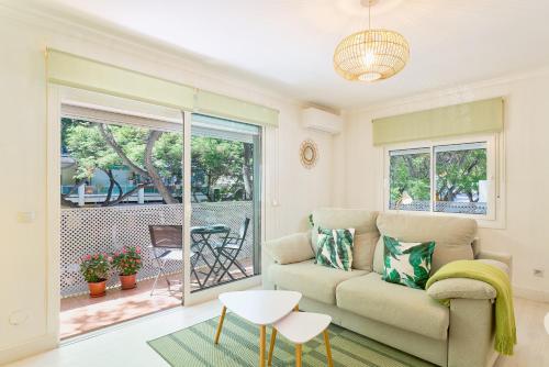 Hola MarBella Pleasant apartment Fontanilla beach side