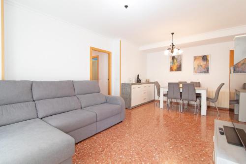 Global Vacacional, Apartamento con terraza en la playa de Puerto Sagunto