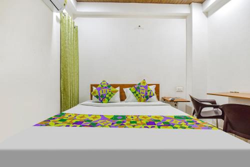 Postel nebo postele na pokoji v ubytování The Second Home -Your Happiness Is Our Priority-ISBT Dehradun