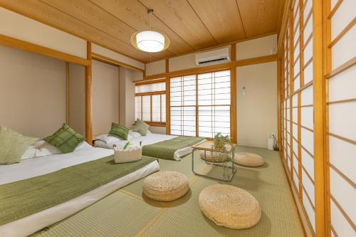Near Shinjuku 2-Story Family & Group-Friendly Home 5 Bedrooms, Fits 14 Guests