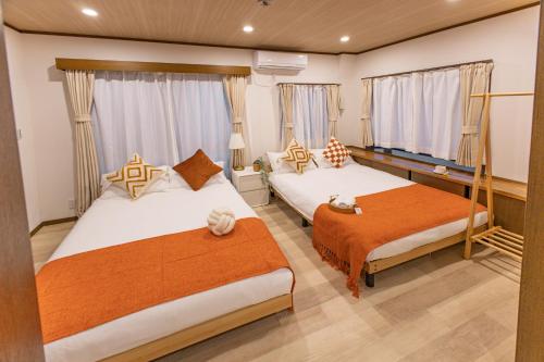 Near Shinjuku 2-Story Family & Group-Friendly Home 5 Bedrooms, Fits 14 Guests