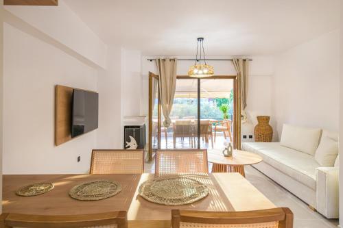 ICONIC Marévia Beachfront Pefkohori