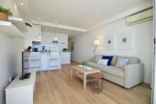 Lovely 1 bed apt Marbella Town Sea Views - RDR546