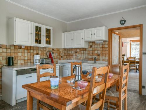 Dapur atau dapur kecil di Gite Le Moulin De Bayard