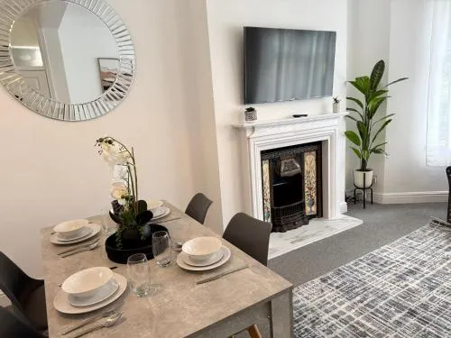 City Centre Embankment Apartments Superb Location photo 10
