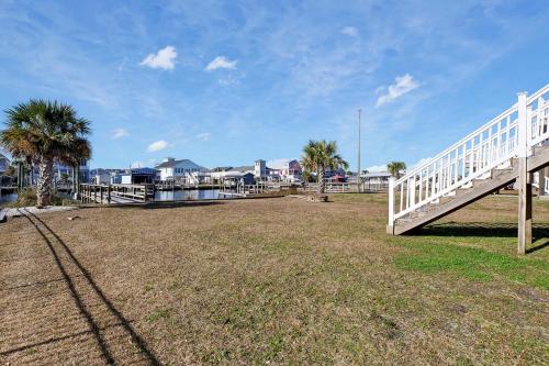 Gambar di galeri bagi 9063 W 9th Street di Surf City