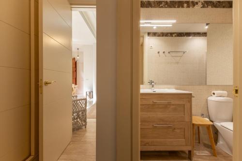 Et badeværelse på Pajaritos Luxury by Valcambre