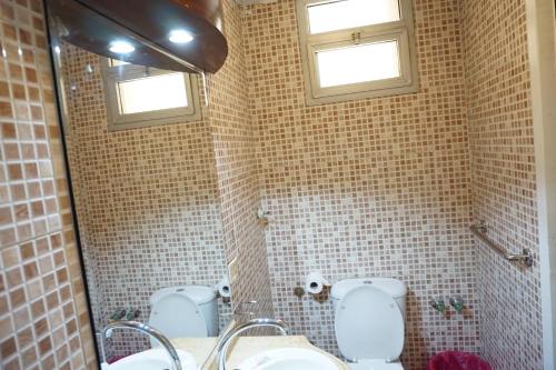 Ένα μπάνιο στο New Saint Catherine Hotel