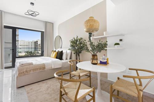 Bright Boho Loft near Yas F1 Circuit & Airport