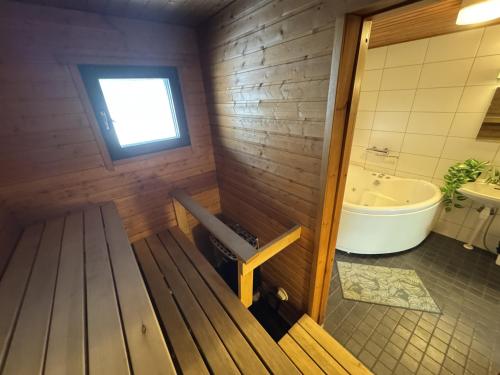 Ένα μπάνιο στο HIMOS Alppilumo 6 persons