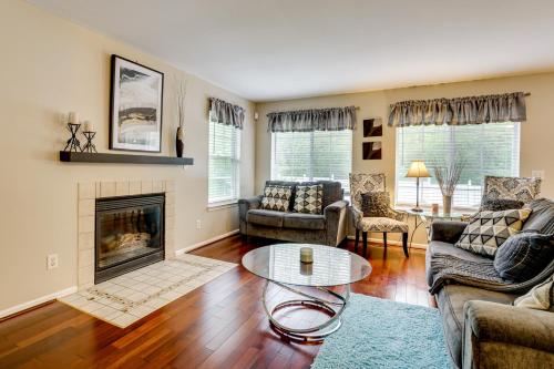 Χώρος καθιστικού στο Pets Welcome Convenient Family Home in Westland!
