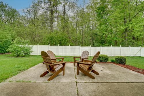 Κήπος έξω από το Pets Welcome Convenient Family Home in Westland!