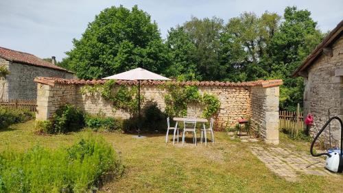Zahrada ubytování Maison charmante à Villiers-le-Roux avec jardin