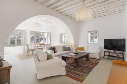 Villa Thalia - 4 BDRM - Mykonos Town in 200m - MG Villas