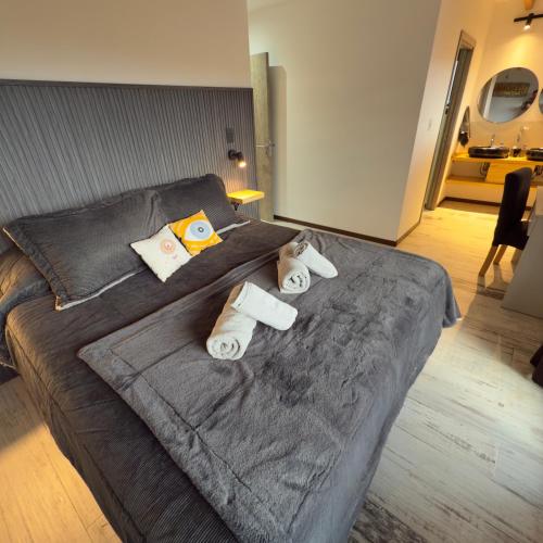 Кровать или кровати в номере Free Mountain Chalet