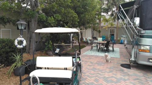 Gambar di galeri bagi Nettles Island 745 di Jensen Beach