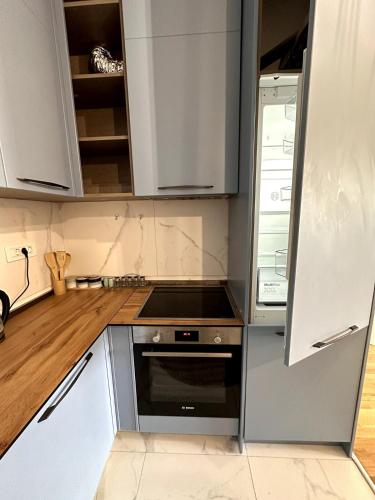 Una cocina o zona de cocina en Where Comfort Meets Convenience!