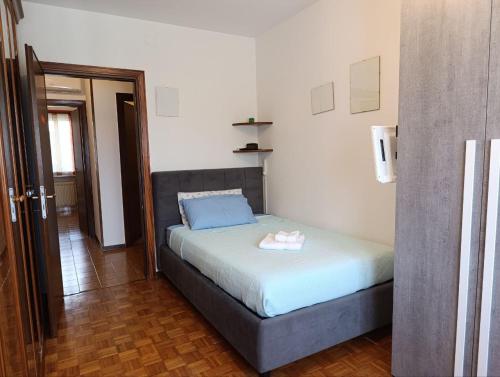 Postel nebo postele na pokoji v ubytování Three Rooms With Whirlpool Bath