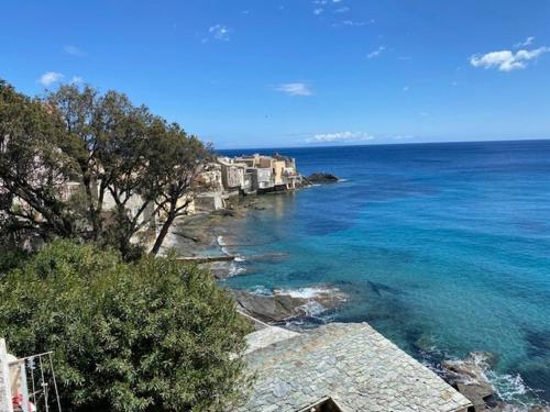 Cap Corse, T3 Spacieux à Erbalunga Village Typique & Plage à Pied