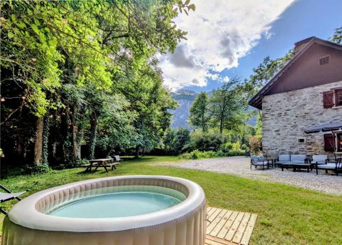 Maison avec grand jardin, garage, jacuzzi supplément