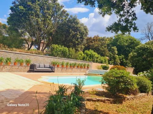 Villa moderne avec piscine à Saint-Siffret_2