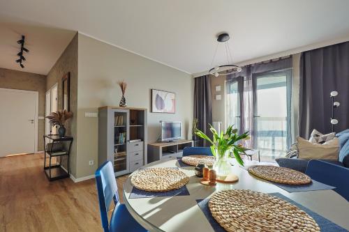 Μια τηλεόραση ή/και κέντρο ψυχαγωγίας στο Meet and Greet, apartament przy hali koncertowej