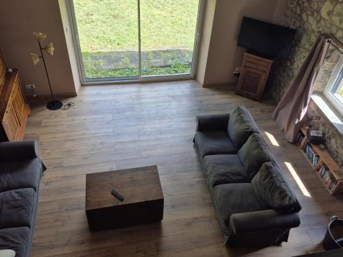 Φωτογραφία από το άλμπουμ του Maison Auvergnate Spacieuse 170m² - 8 Pers - Nature au Parc des Volcans - FR-1-814-135 σε Égliseneuve-dʼEntraigues