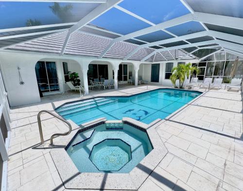Πισίνα στο ή κοντά στο Top Florida Properties Vacation Villas