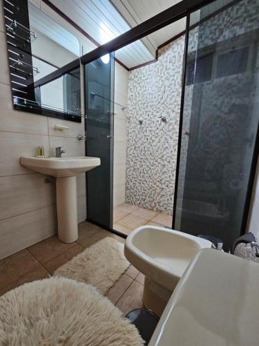Koupelna v ubytování Encarna Hostel