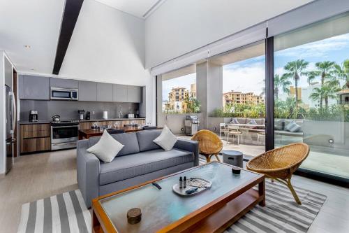 Η κουζίνα ή μικρή κουζίνα στο Luxury Loft at Cabo Marina BBQ Grill & Terrace