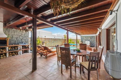 Villa Homaira - VipVipVillas