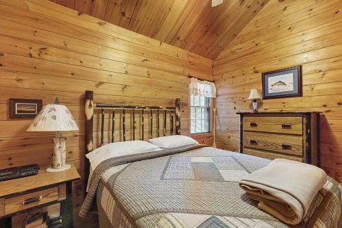 En eller flere senge i et værelse på Lodge at Moosehead Lake