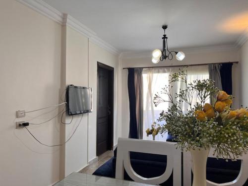 TV a/nebo společenská místnost v ubytování Stella heights Poolside paradise, 4 bedroom AC
