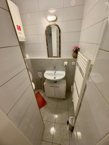 Bilik mandi di Marstall Apartmenthaus Kassel