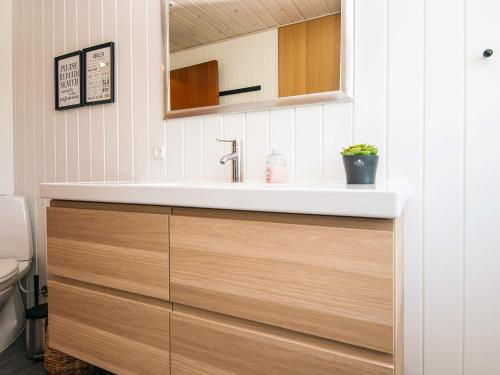 Galería fotográfica de 6 person holiday home in Juelsminde en Sønderby