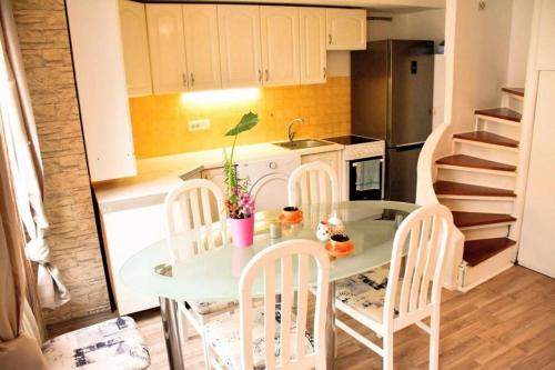 Apartments with WiFi Split - 24525