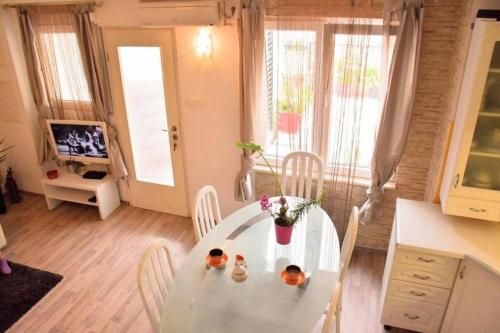 Apartments with WiFi Split - 24525