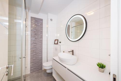 Apartments by the sea Biograd na Moru, Biograd - 24580