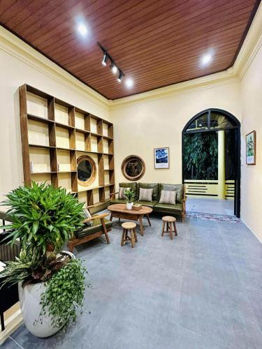 Area soggiorno di a Hue Homestay
