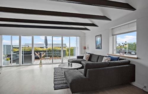 Χώρος καθιστικού στο Stunning Home In Faaborg