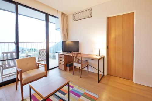 TV a/nebo společenská místnost v ubytování Margherita Goto Islands Resort Hotel