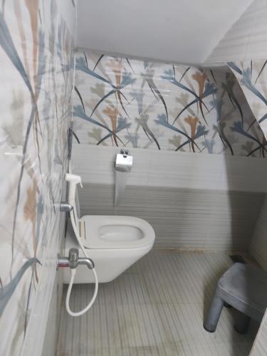 Ένα μπάνιο στο Accommodation &room near dorathota Bheemunipatam vishakhapatnam