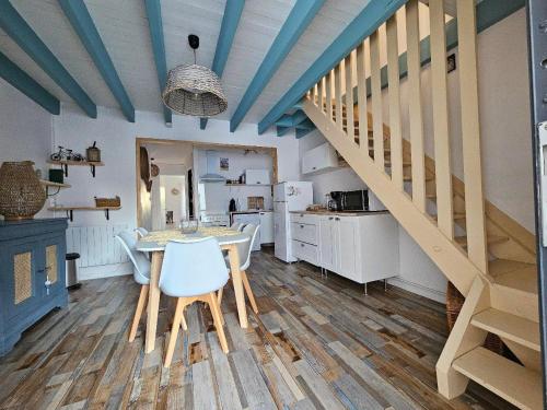 Photo de la galerie de l'établissement Maison de vacances charmante, proche plage et commerces, idéal pour 5 personnes - FR-1-476-173, à La Faute-sur-Mer