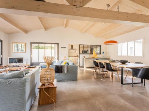 Maison de plain-pied pour 8 pers. à La Flotte avec terrasse et parking - FR-1-835-15